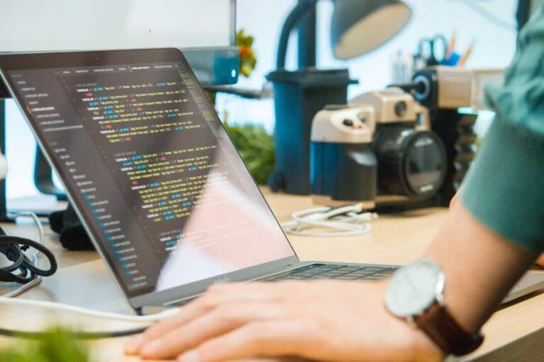 Staying Ahead of the Curve: The Many Benefits of Managed Services
